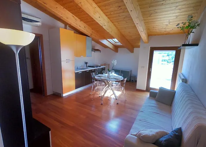 Διαμέρισμα Attico Petfriendly Con Terrazzo, Via Del Borgo