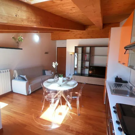 Attico Petfriendly Con Terrazzo, Via Del Borgo شقة *