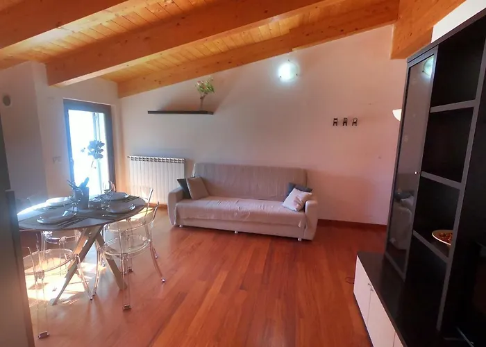 Attico Petfriendly Con Terrazzo, Via Del Borgo Apartman